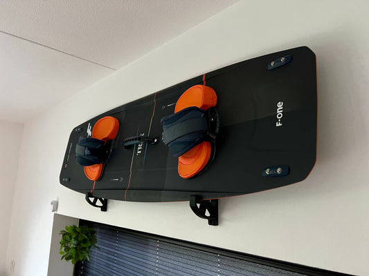 How to install the board hanger